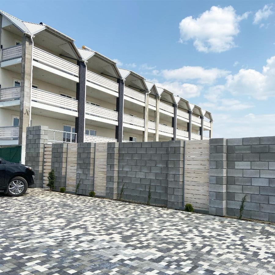 Lazurit Family Hotel Lazurne Exterior photo